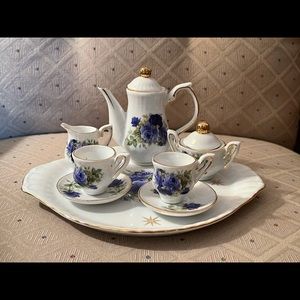 Mini Tea Set porcelain.